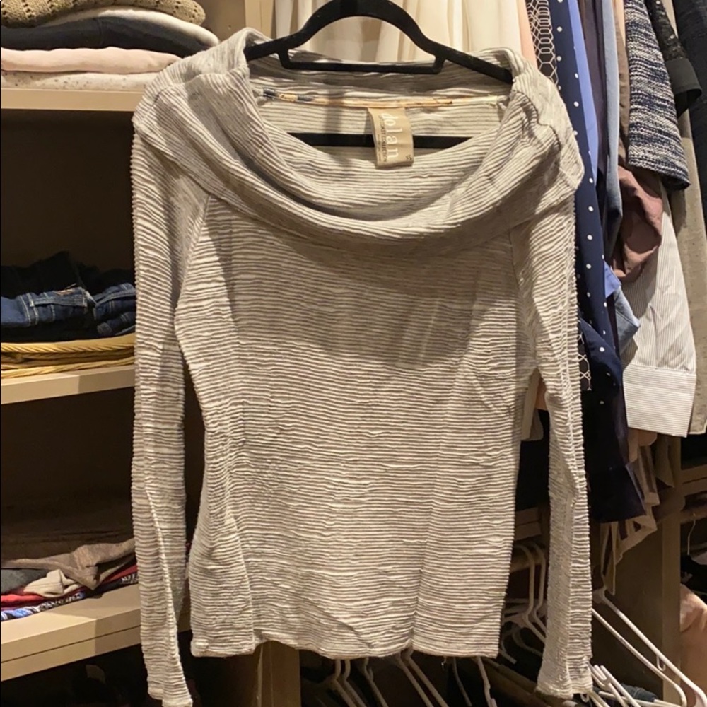 Dolan sweater🧡
